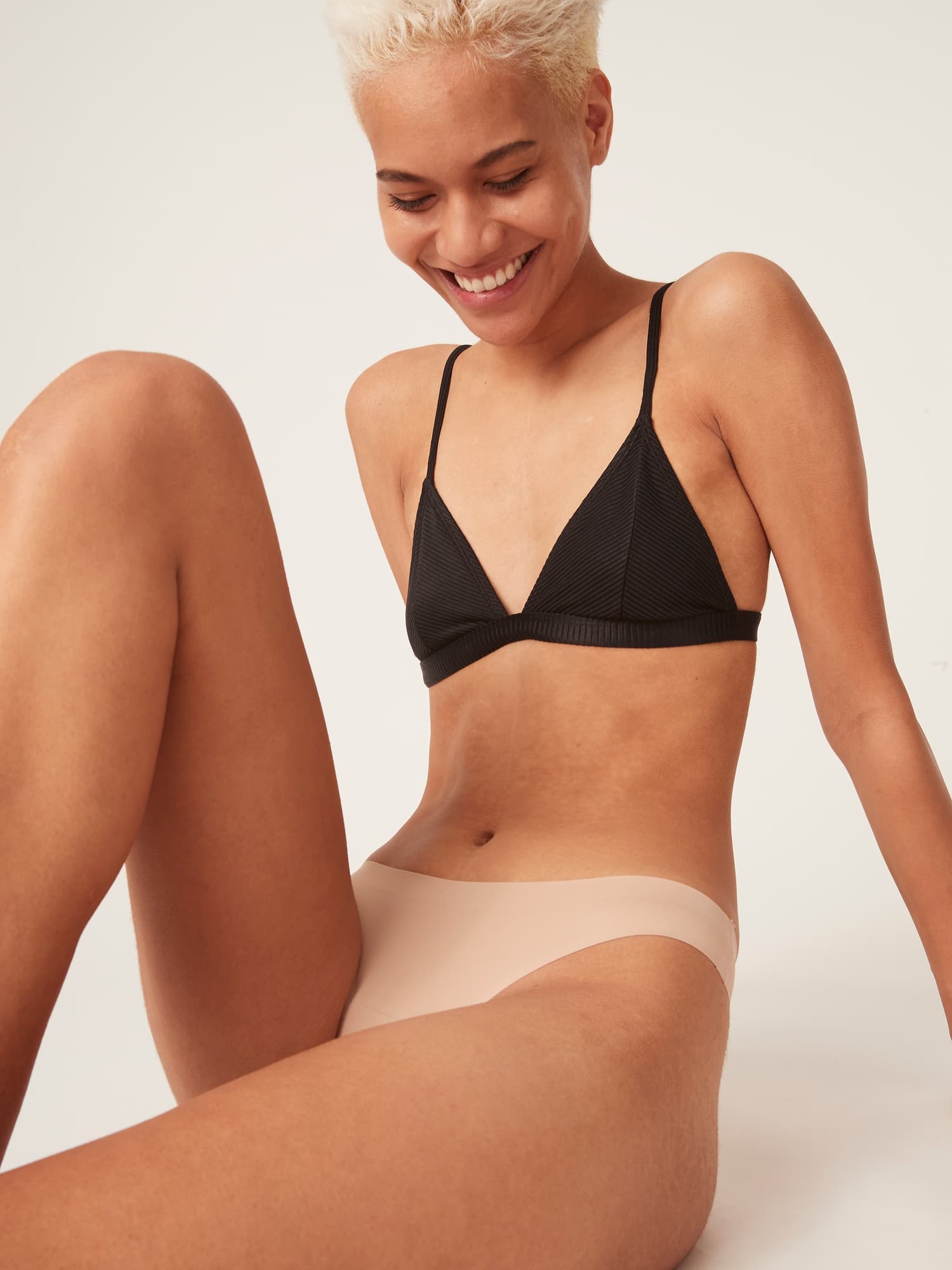 Menstruační tanga Modibodi Seamfree Thong Light Cashew (MTMSTLMC) L - náhled 3